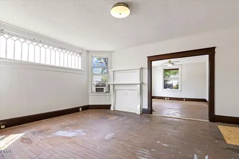 Living - 206 E Church St, Smithfield, NC 27577 photo 5 of 6
