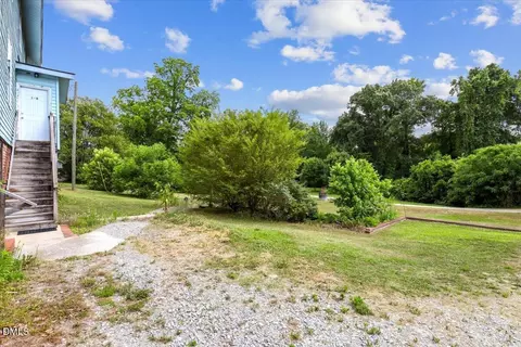 Exterior - 206 E Church St, Smithfield, NC 27577 photo 2 of 7