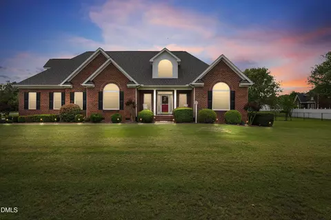 202 Halston Dr, Pikeville, NC 27863