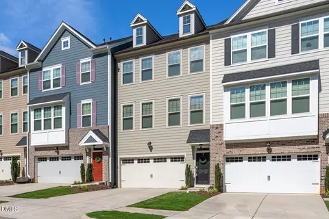 822 Richmont Grove Ln, Apex, NC 27523