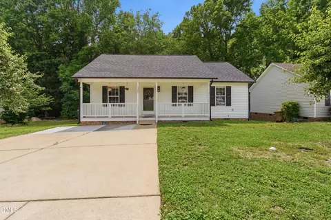 1265 Grovewood Dr, Clayton, NC 27520
