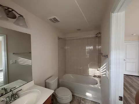 Bath - 717 Suffield Way, Cary, NC 27519 photo 3 of 4