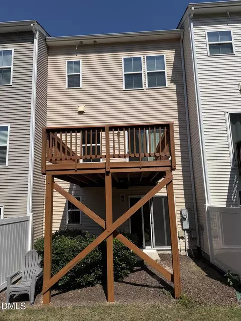 Exterior - 717 Suffield Way, Cary, NC 27519 photo 2 of 6