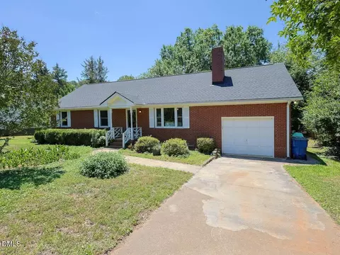 6113 Iris Dr, Raleigh, NC 27612