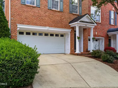 351 Bridgegate Dr, Cary, NC 27519