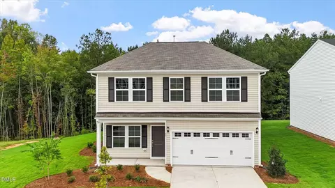 33 Plantation Dr, Youngsville, NC 27596