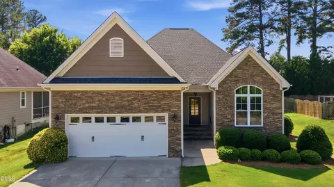 922 Award St, Fuquay Varina, NC 27526