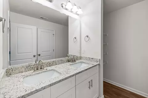 Bath - 2516 Rolling Pines Ave, Durham, NC 27703 photo 4 of 5