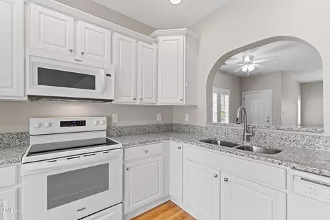 Kitchen - 705 Glen Rd #111, Garner, NC 27529 photo 4 of 7