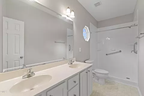 Bath - 705 Glen Rd #111, Garner, NC 27529 photo 1 of 4