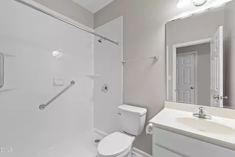Bath - 705 Glen Rd #111, Garner, NC 27529 photo 4 of 4