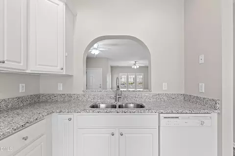 Kitchen - 705 Glen Rd #111, Garner, NC 27529 photo 5 of 7
