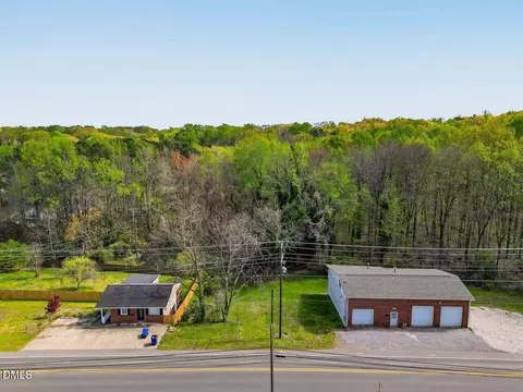 915 W 3rd St, Siler City, NC 27344