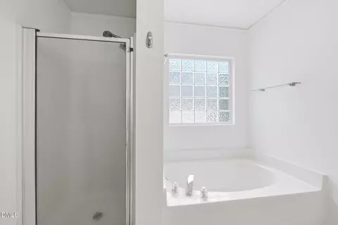 Bath - 1 Still Pond Ct, Durham, NC 27713 photo 2 of 4