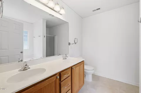 Bath - 1 Still Pond Ct, Durham, NC 27713 photo 3 of 4