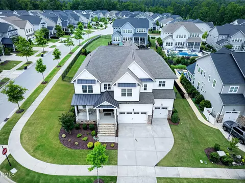 200 Lofty Oak Ln, Holly Springs, NC 27540