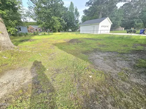 Exterior - 408 Oak St, Smithfield, NC 27577 photo 3 of 4