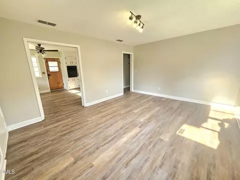 Living - 408 Oak St, Smithfield, NC 27577 photo 1 of 2