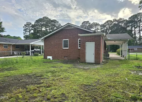 Exterior - 408 Oak St, Smithfield, NC 27577 photo 2 of 4