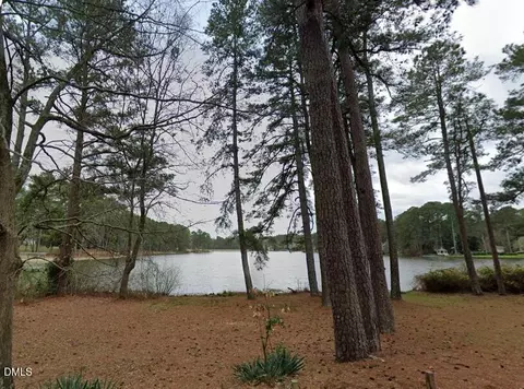 501 Valley Rd, Fayetteville, NC 28305