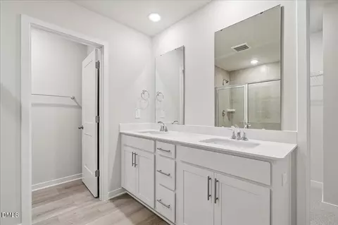 Bath - 1438 Hatteras Rd, Durham, NC 27703 photo 4 of 4