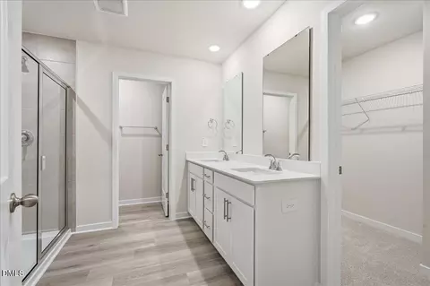 Bath - 1438 Hatteras Rd, Durham, NC 27703 photo 3 of 3
