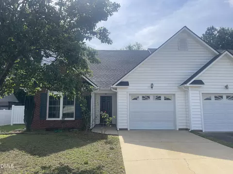109 Fairwoods Ct, Dunn, NC 28334