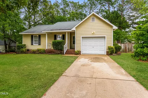 7312 Pebblebrook Dr, Fayetteville, NC 28314