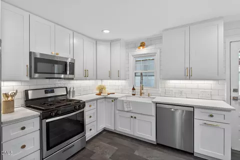 Kitchen - 2905 Broad St, Durham, NC 27704 photo 2 of 4