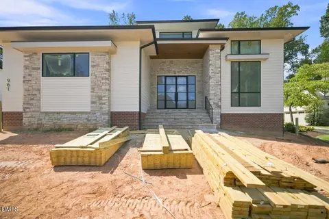 961 Wimbleton Dr, Raleigh, NC 27609