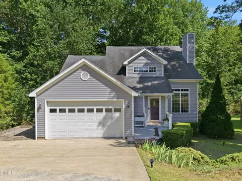2002 Crooked Creek Rd, Greenville, NC 27858