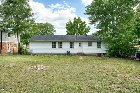 Exterior - 109 Burnham Ct, Garner, NC 27529 photo 4 of 4