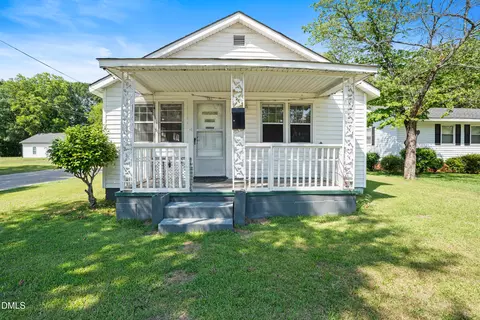 Exterior - 701 E Harnett St, Dunn, NC 28334 photo 2 of 6