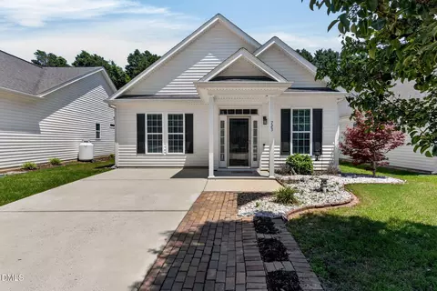 723 Barlang Cir, Fuquay Varina, NC 27526