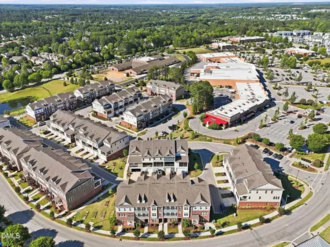 View/Area - 976 Gateway Commons Cir, Wake Forest, NC 27587 photo 2 of 7