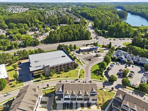 View/Area - 976 Gateway Commons Cir, Wake Forest, NC 27587 photo 5 of 7