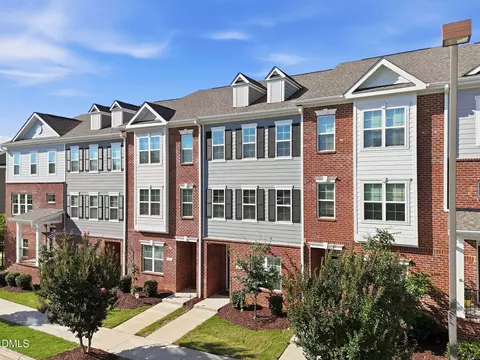 Exterior - 976 Gateway Commons Cir, Wake Forest, NC 27587 photo 9 of 9