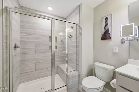Bath - 976 Gateway Commons Cir, Wake Forest, NC 27587 photo 2 of 4