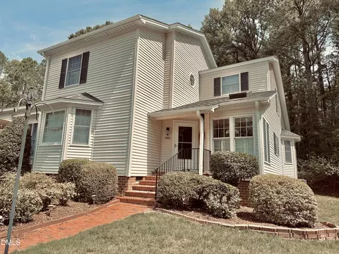438 Crossvine Close, Pittsboro, NC 27312