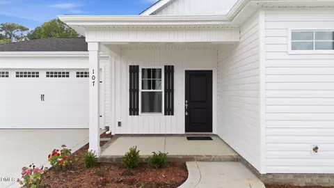 107 Sagewood Dr, Dudley, NC 28333