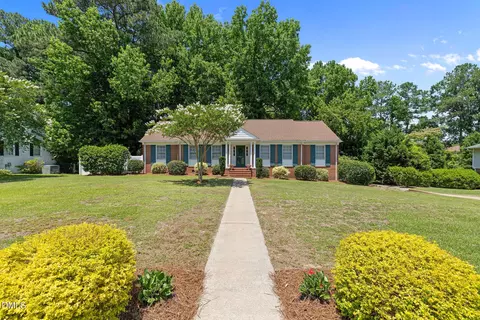 607 Gloucester Rd, Goldsboro, NC 27534