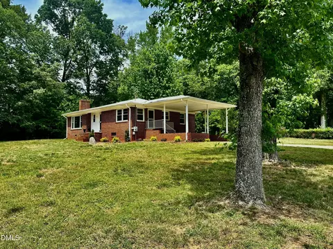 414 Woodsdale Rd, Roxboro, NC 27574