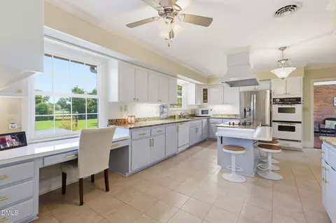 Kitchen - 880 Wire Rd, Bunnlevel, NC 28323 photo 5 of 6
