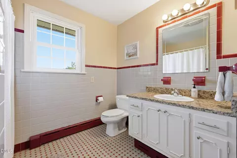 Bath - 880 Wire Rd, Bunnlevel, NC 28323 photo 1 of 3