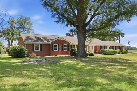880 Wire Rd, Bunnlevel, NC 28323