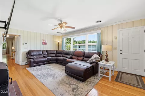 Living - 880 Wire Rd, Bunnlevel, NC 28323 photo 6 of 6