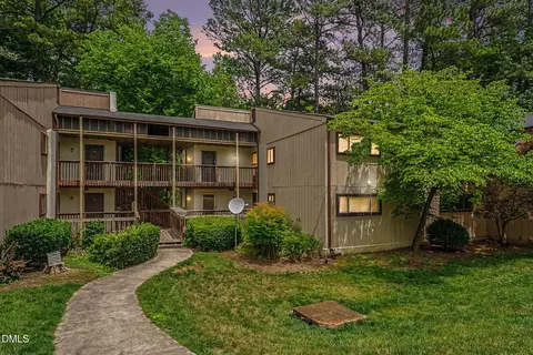 631 Pine Ridge Pl, Raleigh, NC 27609