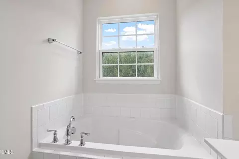 Bath - 1141 Platform Dr, Apex, NC 27502 photo 4 of 5