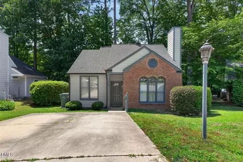 105 Ellsworth Pl, Cary, NC 27511