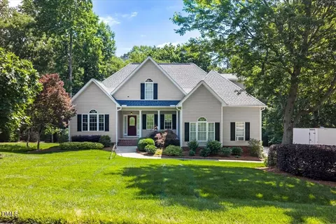 25 Winchester Ct, Youngsville, NC 27596